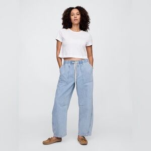 GAP Mid Rise SuperSoft Pull-On Barrel Jeans - Light Wash